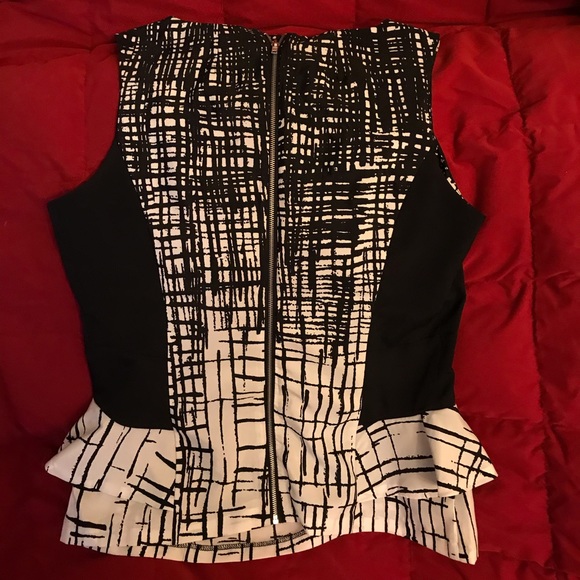 Jayee fitted top - Picture 3 of 4